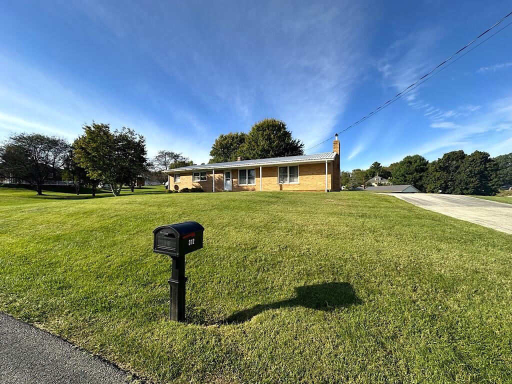 312 Elm Ave Property Photo 1