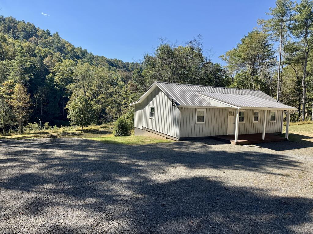 2331 Pot Rock Rd Property Photo 1