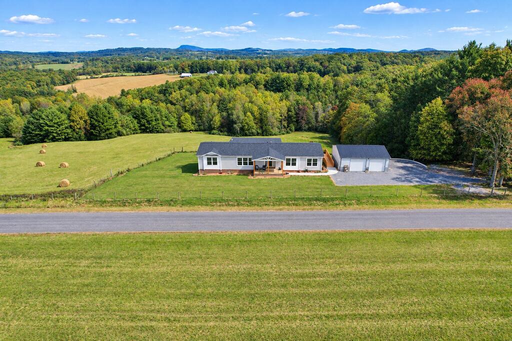 1279 Kinzer Road Property Photo 1