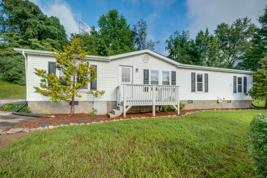 14181 Middle Pointe Ct Property Photo 1