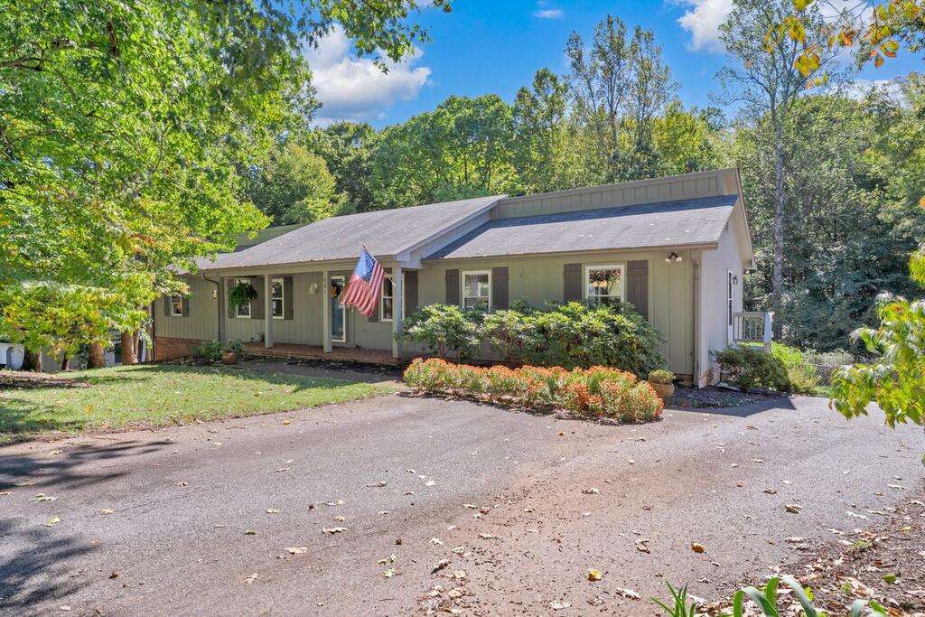 521 Turner Ashby Rd Property Photo 1