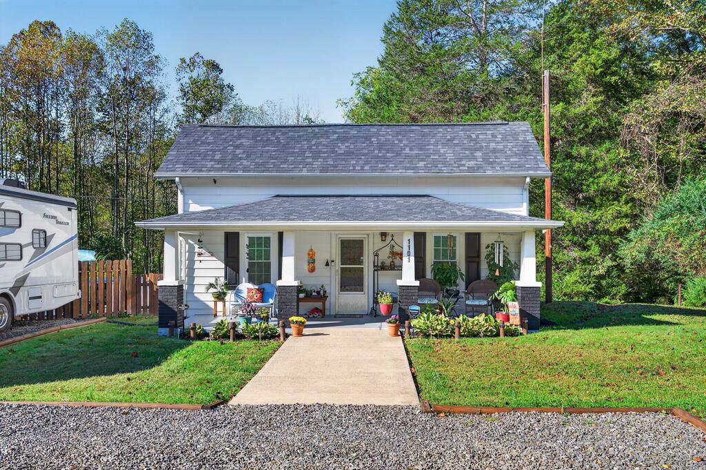 1101 Hunters Chapel Rd Property Photo 1