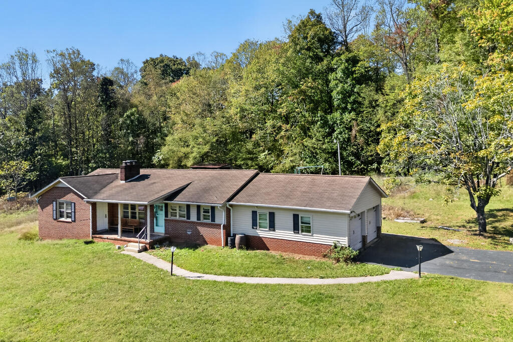 3165 Ayers Orchard Rd Property Photo 1