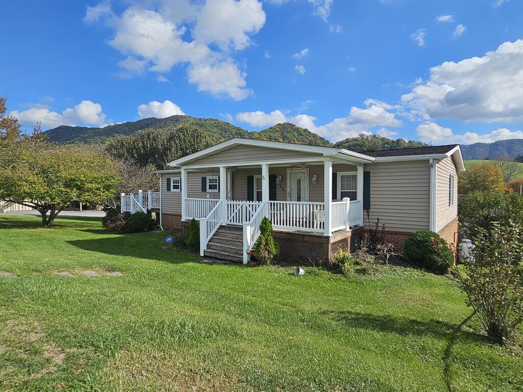 556 Dial Rock Road Property Photo 1
