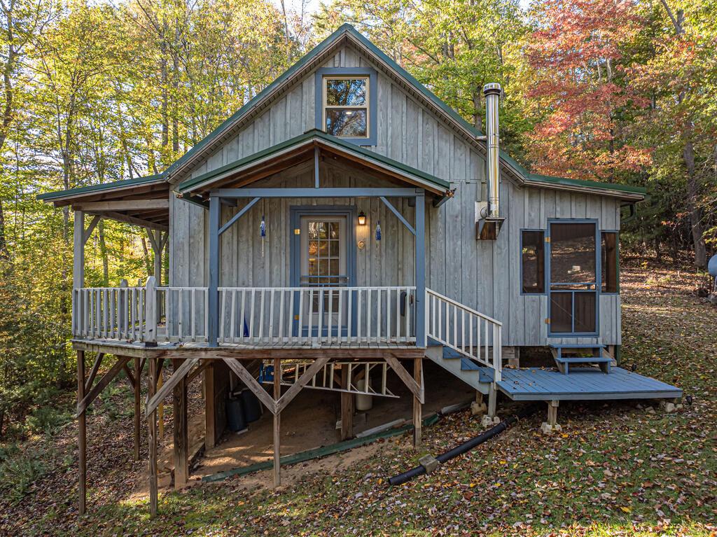299 White Oak Ln. Property Photo 1
