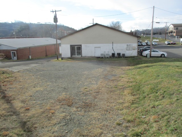 139 E Main Property Photo 4