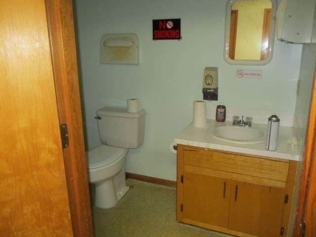 139 E Main Property Photo 13