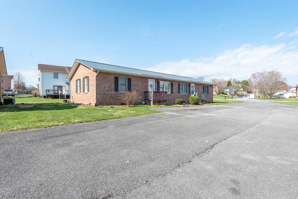 921 Property Photo