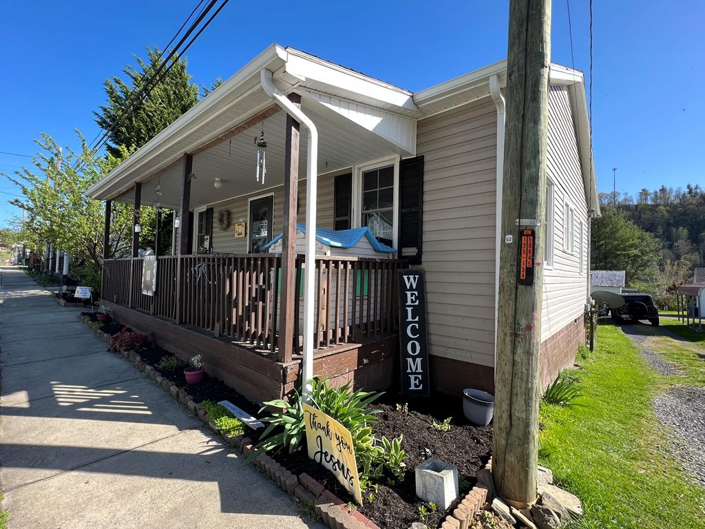 154 Main St Property Photo