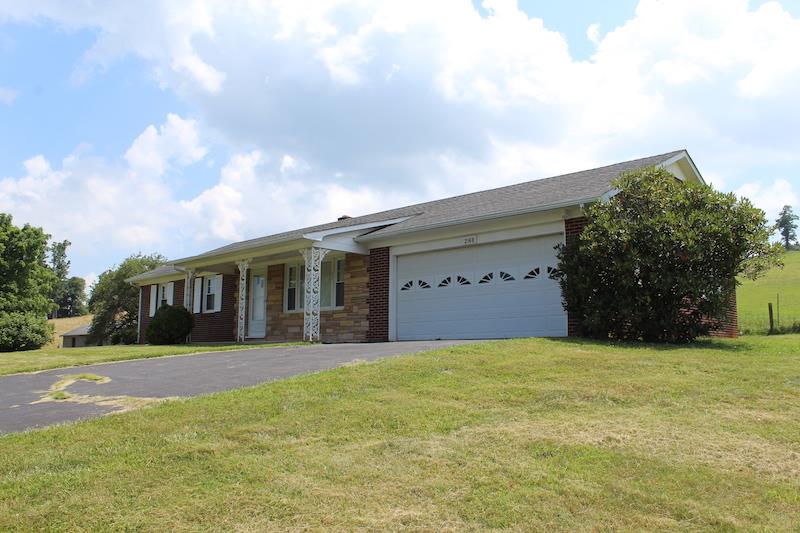 2168 Parkway Lane Property Photo 1