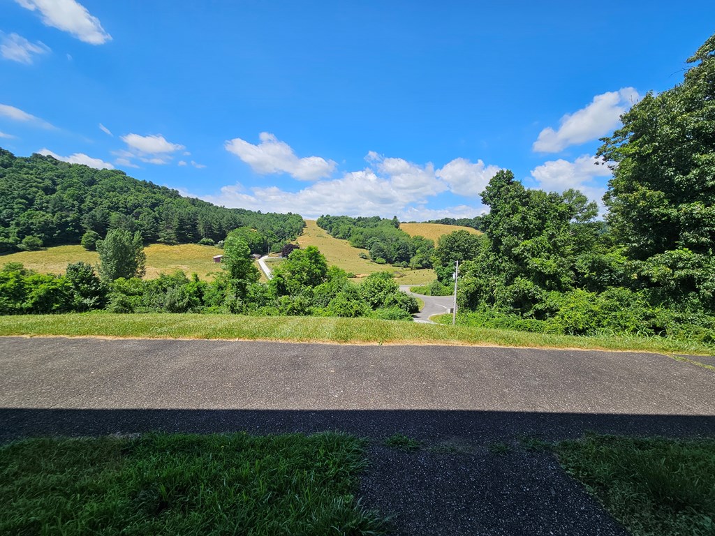 4631 Meadow Creek Rd Property Photo 15