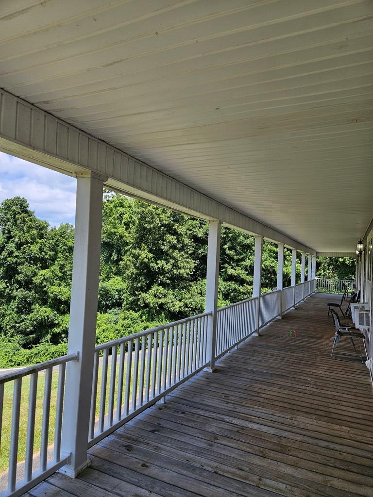 4631 Meadow Creek Rd Property Photo 16