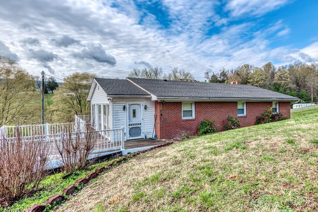 172 Lee Street Property Photo