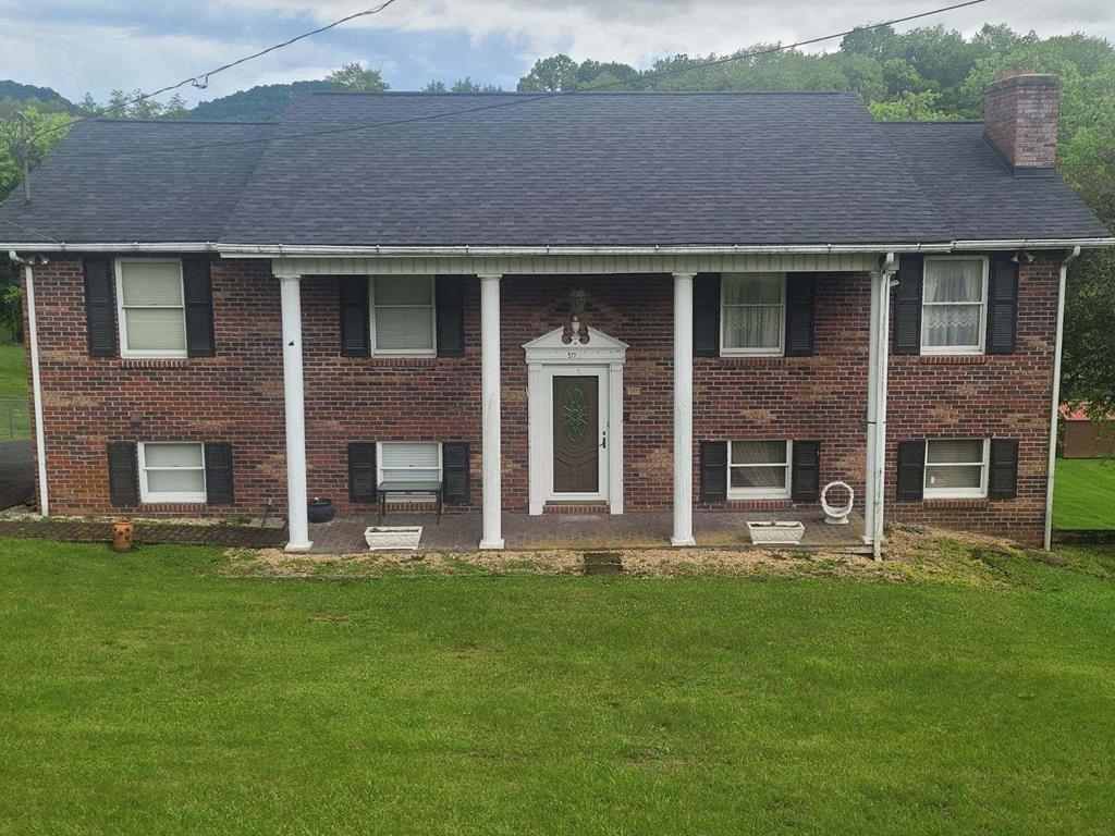 517 Rogers Circle Property Photo