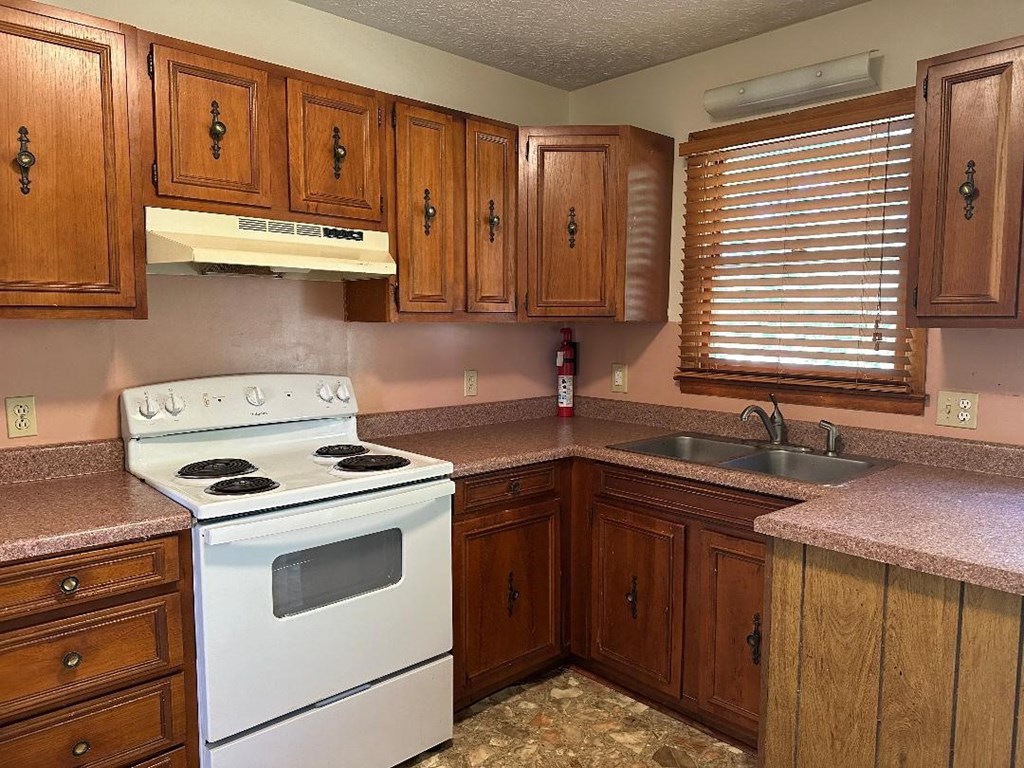 191 April Street Property Photo 2