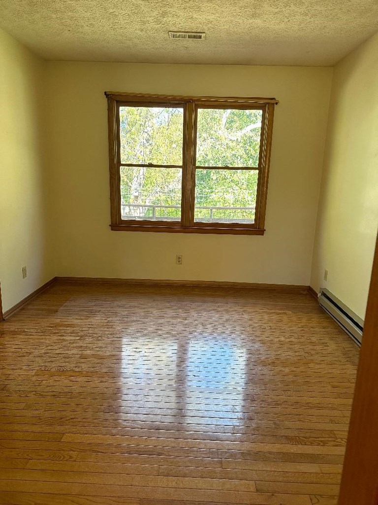 191 April Street Property Photo 4