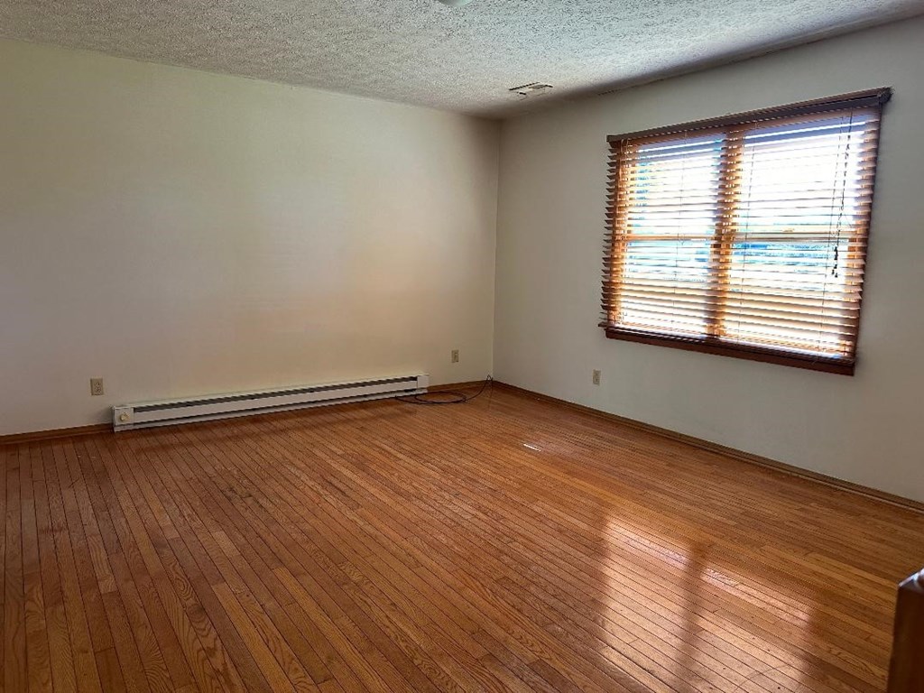 191 April Street Property Photo 5