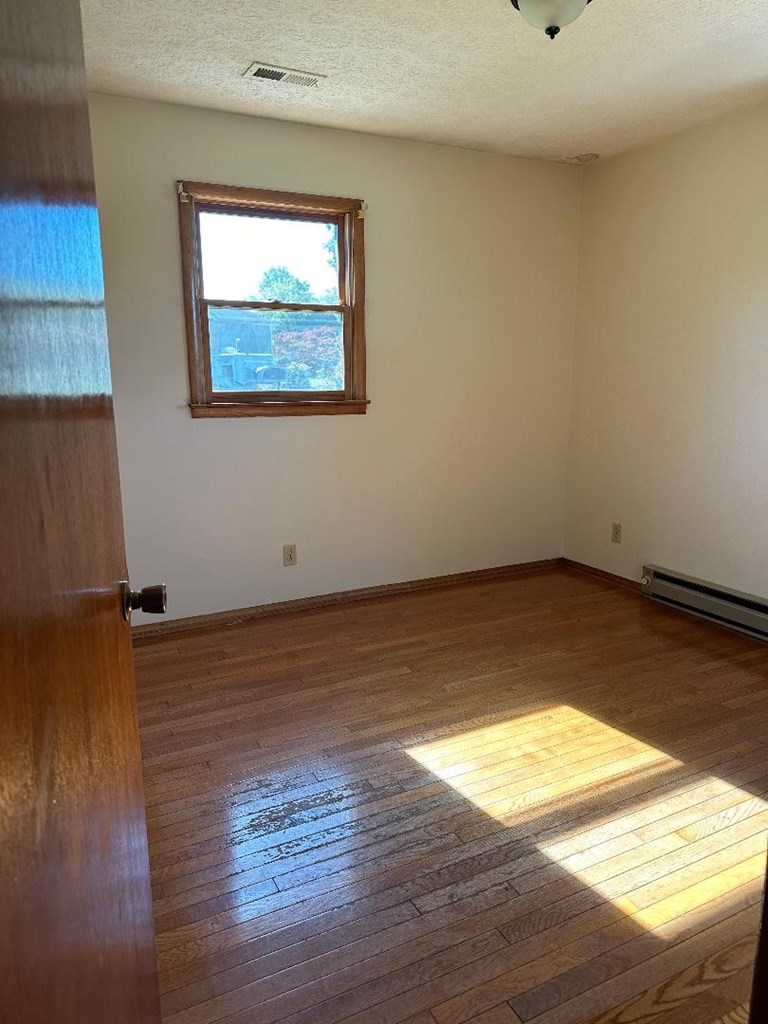 191 April Street Property Photo 6