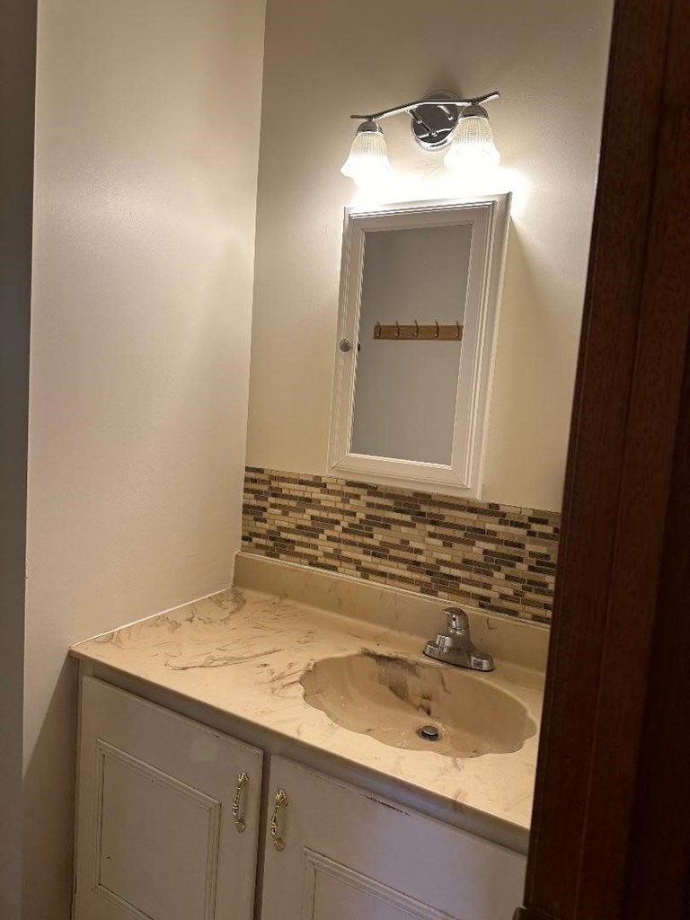 191 April Street Property Photo 7