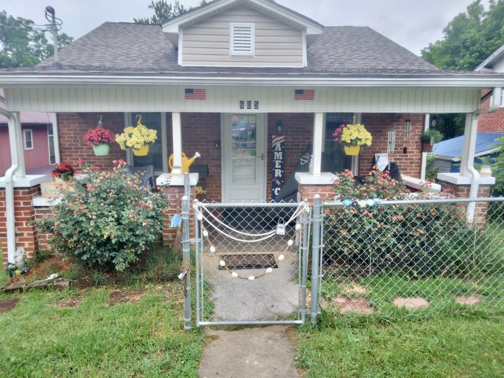 605 Beechwood Drive Property Photo 1