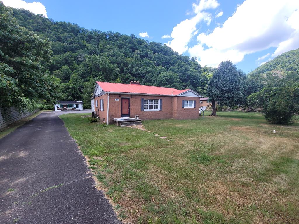 18775 Riverside Dr Property Photo