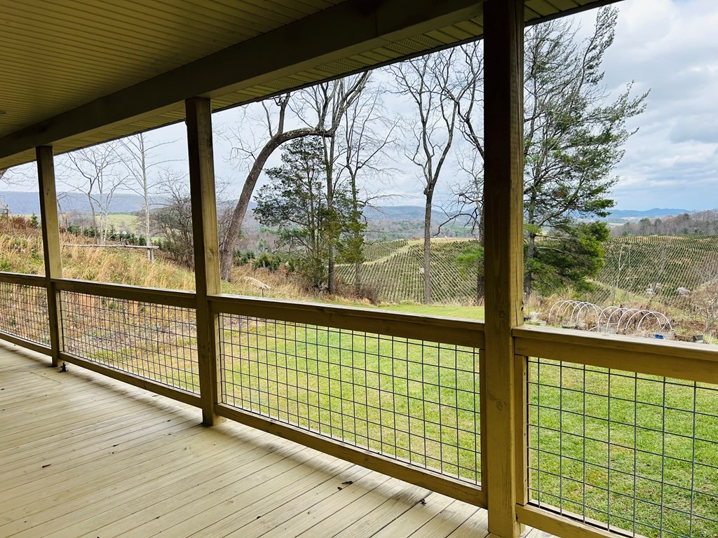 523 Falls Rd Property Photo 5