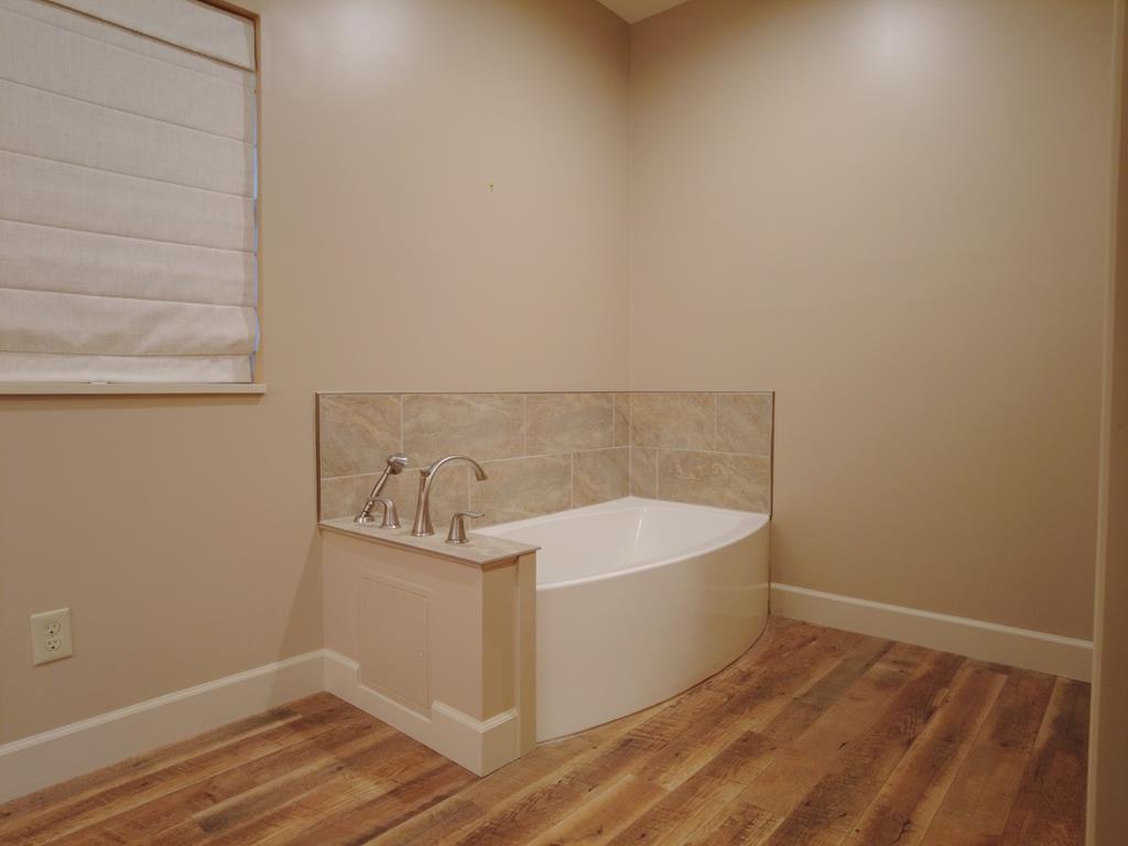 523 Falls Rd Property Photo 21