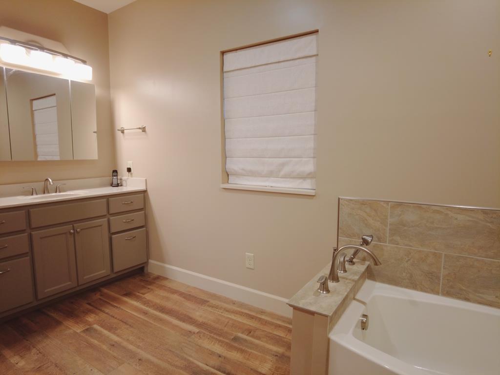 523 Falls Rd Property Photo 23