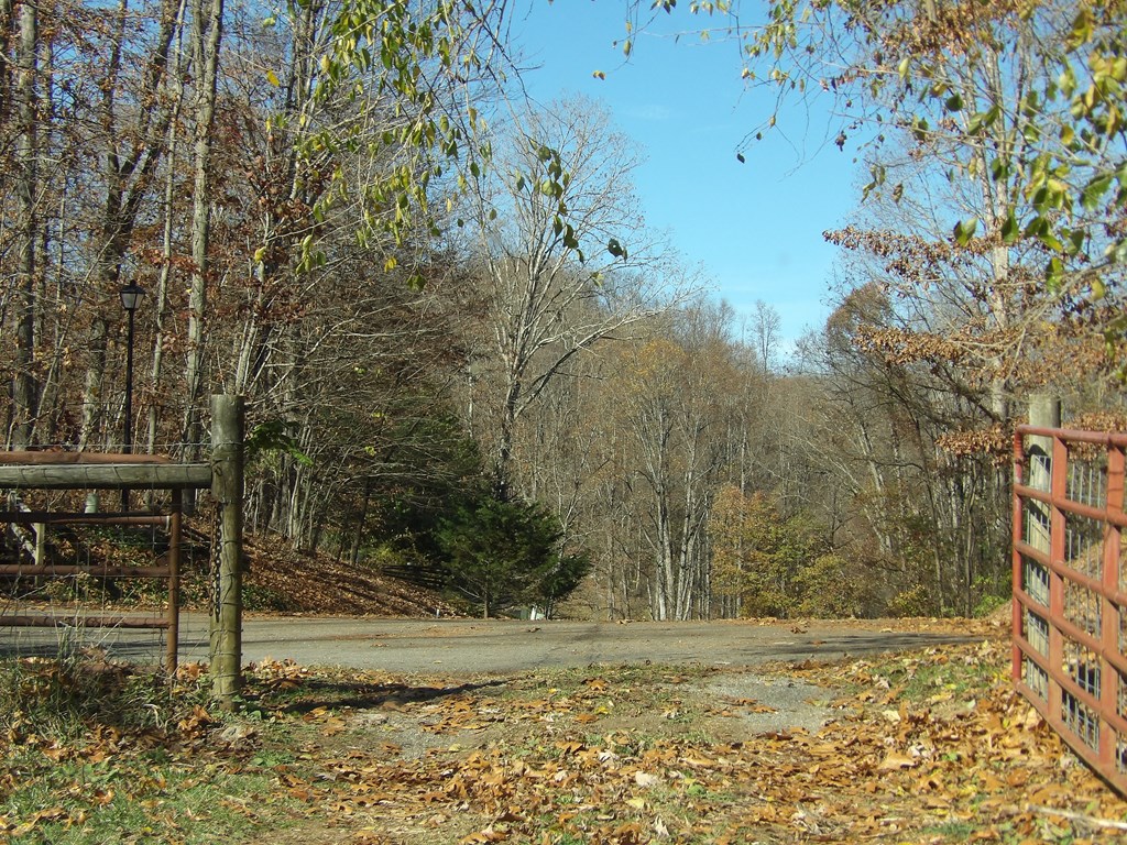 107 Edgewood/crusenberry Rd Property Photo 12