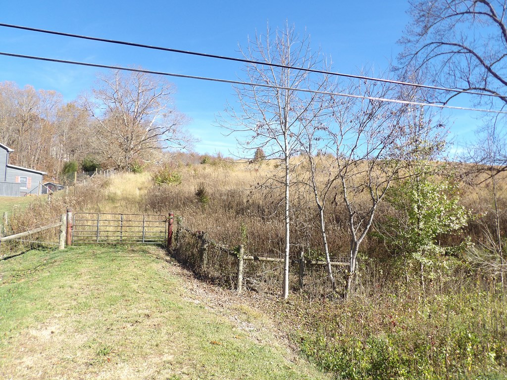 107 Edgewood/crusenberry Rd Property Photo 17