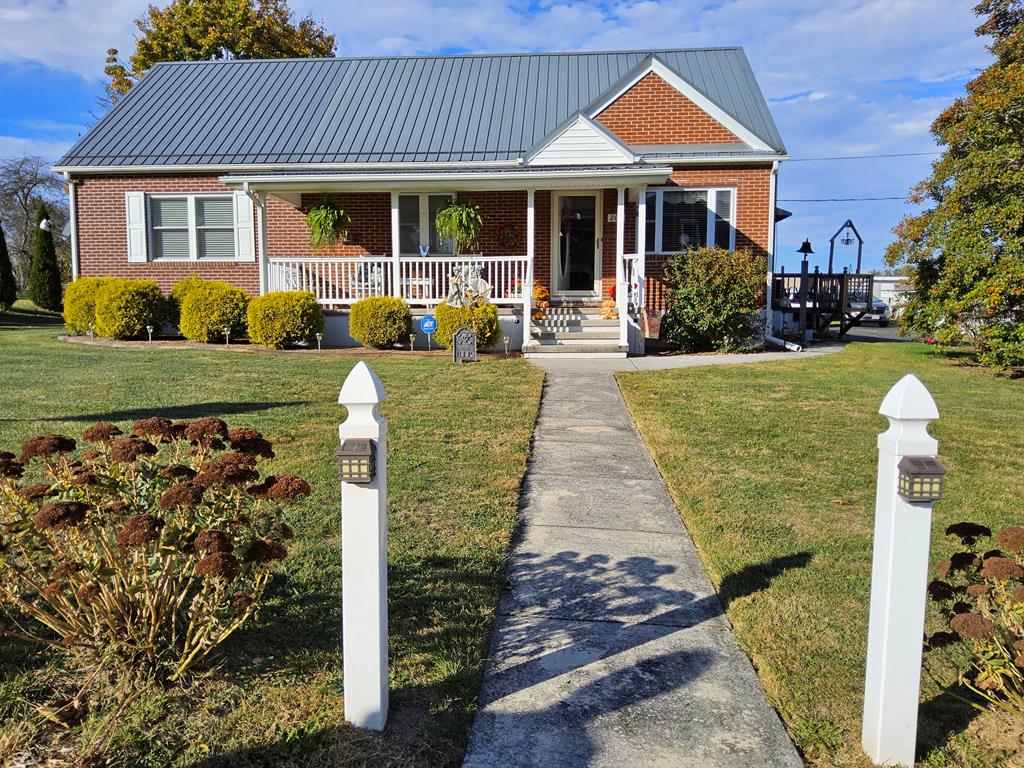 202 E Buck Avenue Property Photo