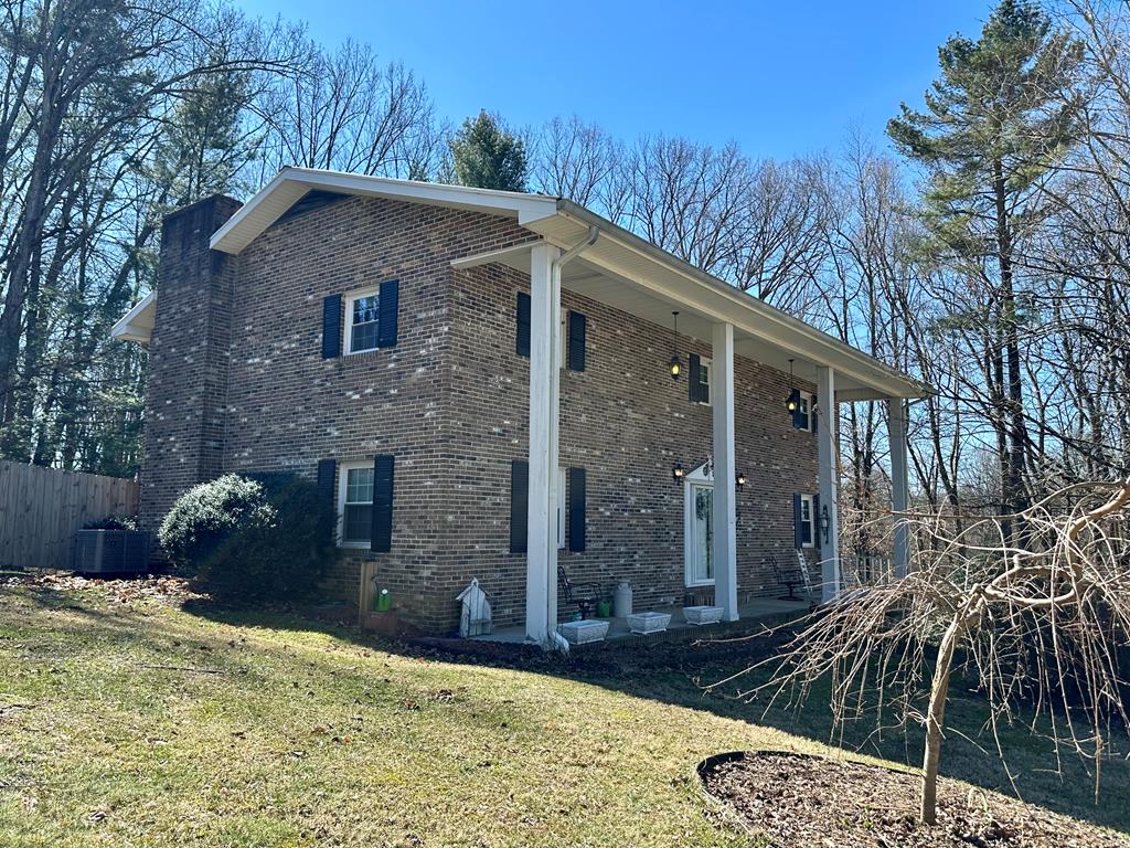 21543 Plantation Road Property Photo