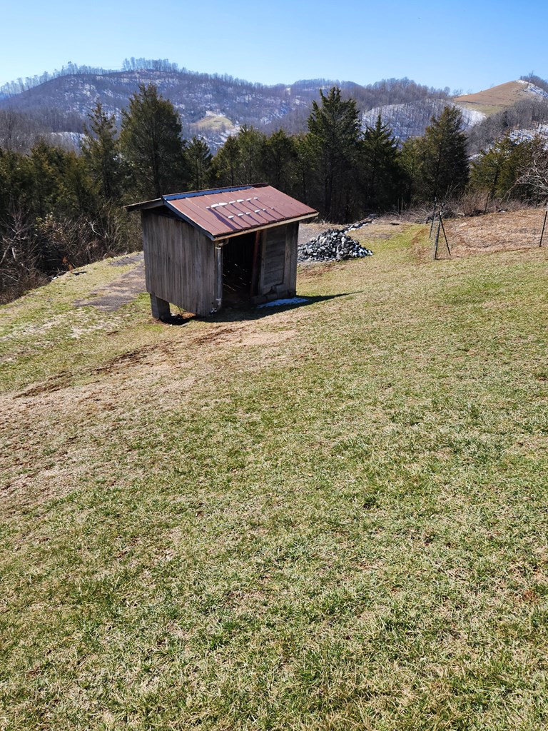 679 Green Acres Property Photo 3