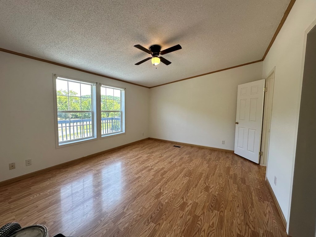 119 Cobblestone Ln Property Photo 4