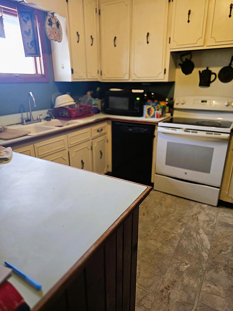 3229 Ridgecrest Road Property Photo 9