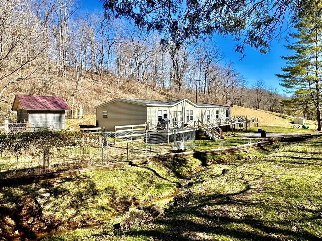 884 Town Hollow Rd Property Photo