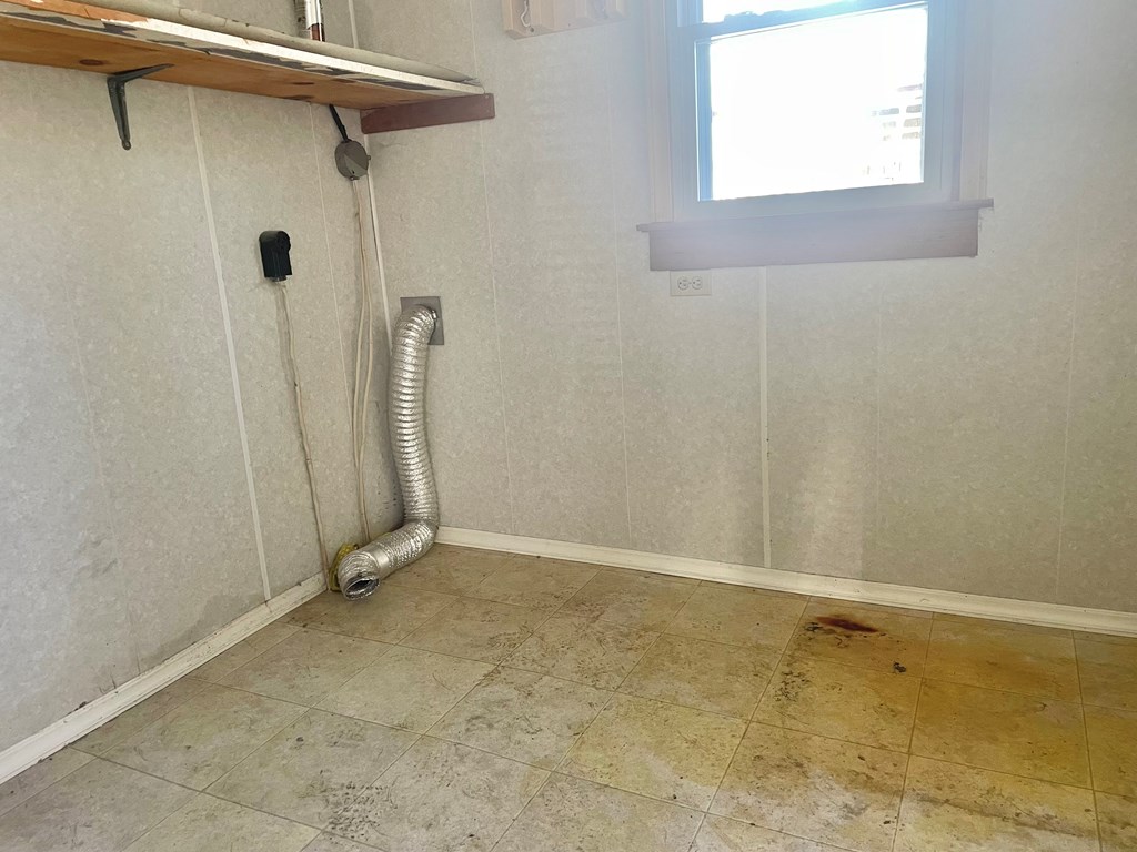 24922 U. S. Highway 19 Property Photo 11