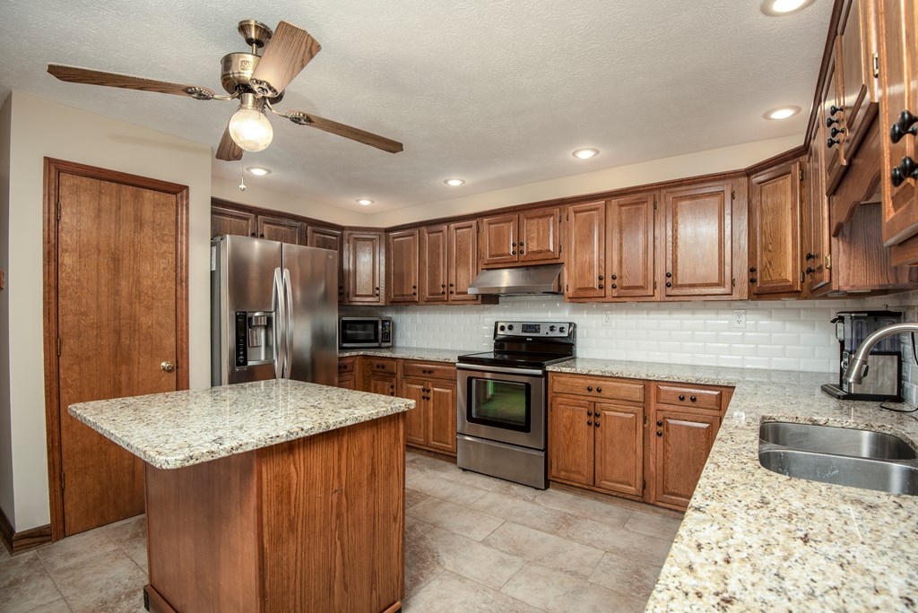 17673 Mahogany Drive Property Photo 12
