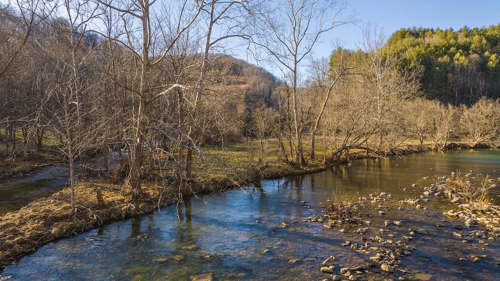 5461 Tumbling Creek Rd Property Photo 6