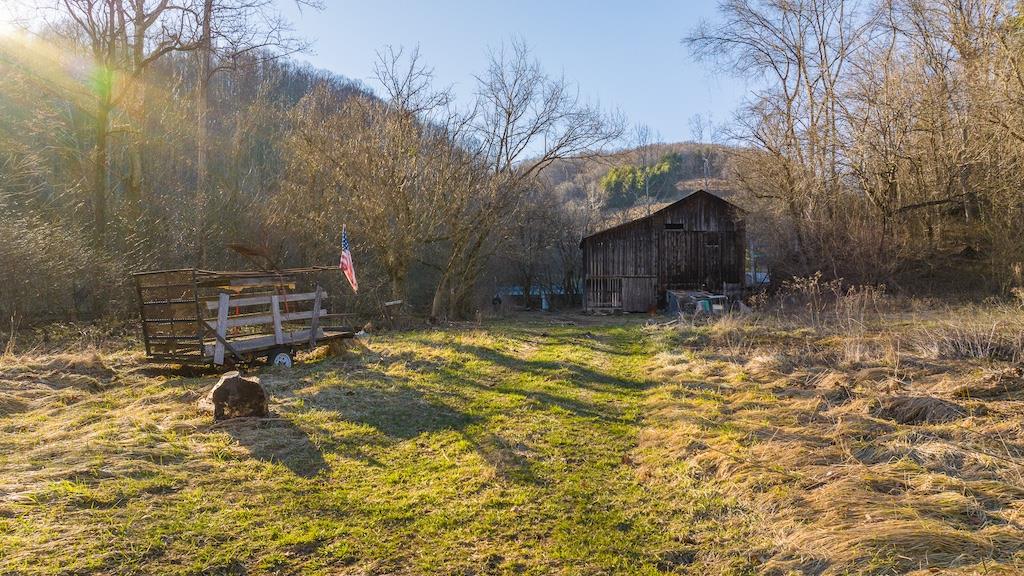 5461 Tumbling Creek Rd Property Photo 19