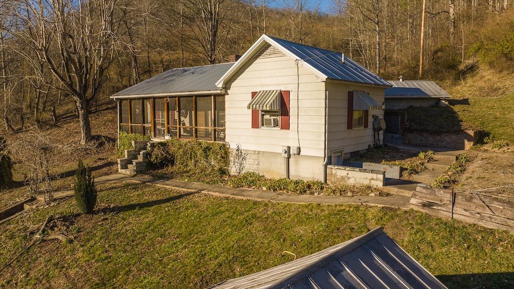 5461 Tumbling Creek Rd Property Photo 22