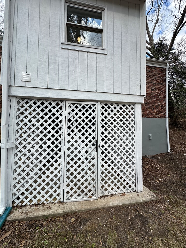 330 Ridgewood Property Photo 8