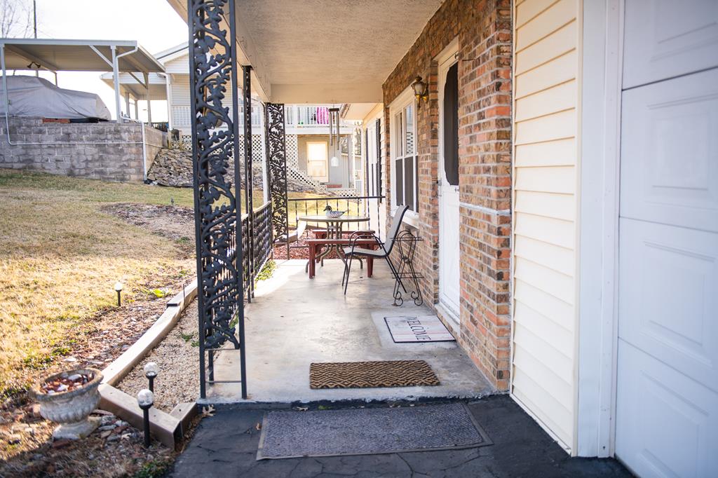 317 Riverview Drive Property Photo 4