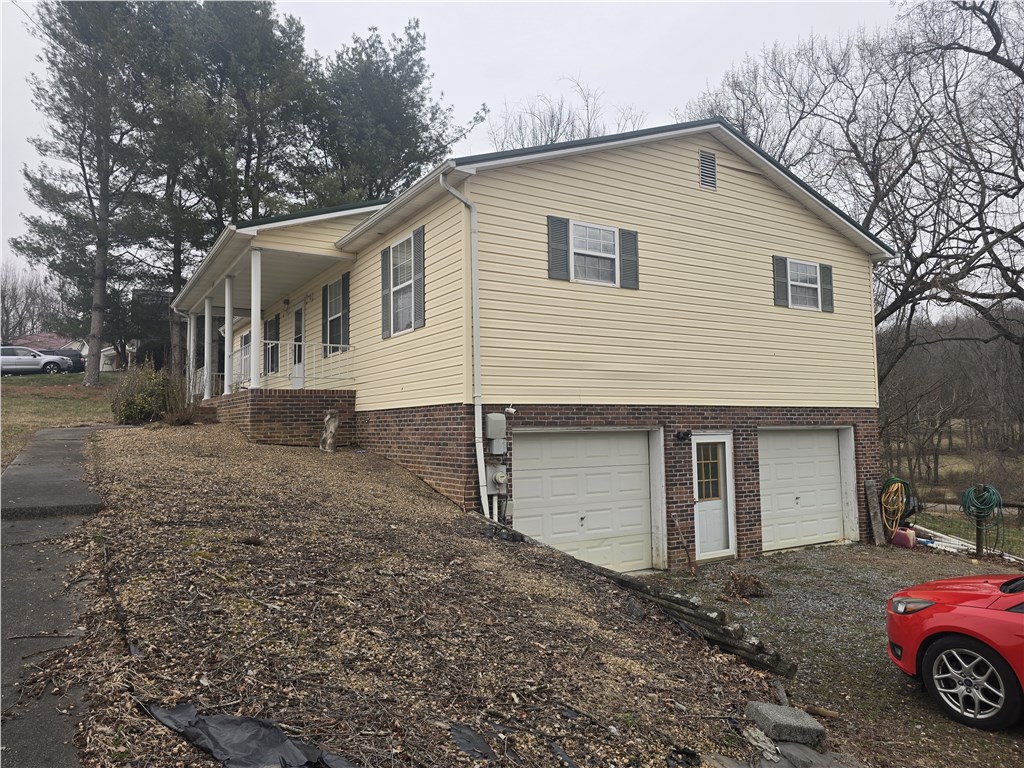 15513 Windbreak Ln Property Photo 10