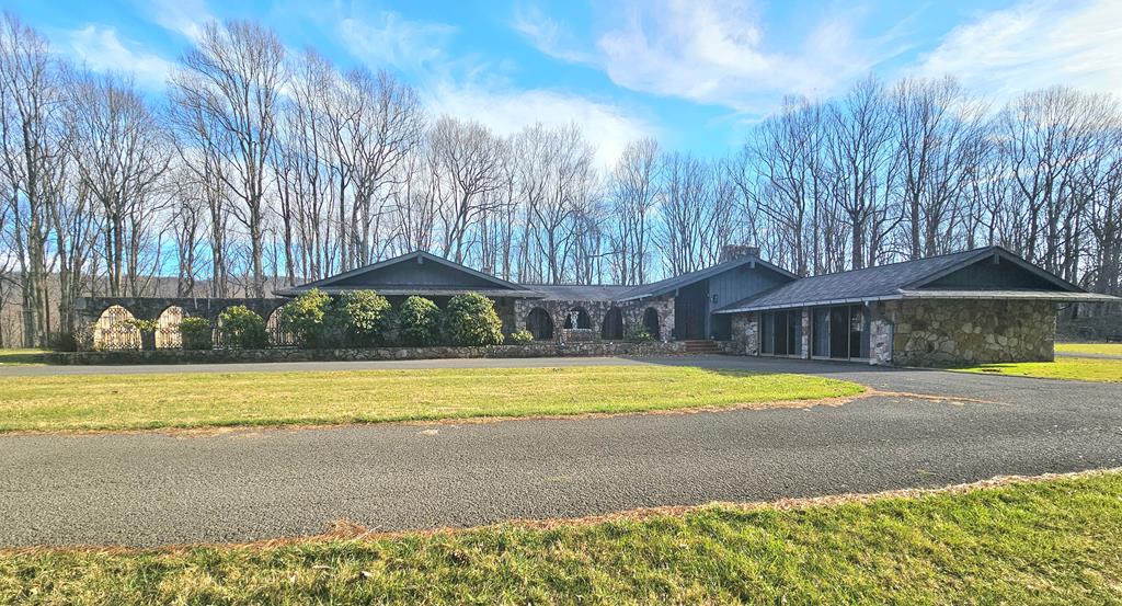 589 Bourne Road Property Photo