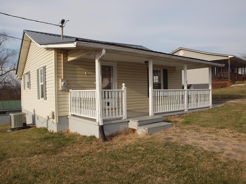 641 Nw Locust Street Property Photo