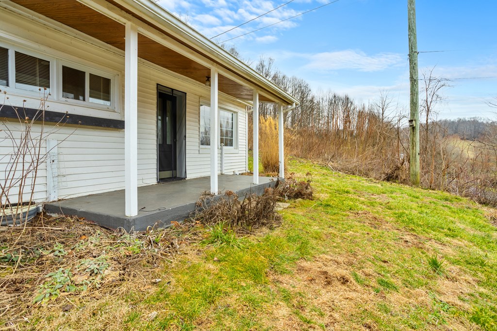 28602 Smyth Chapel Rd Property Photo 6