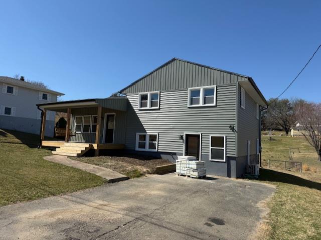 108 Ernie Pyle St Property Photo 1