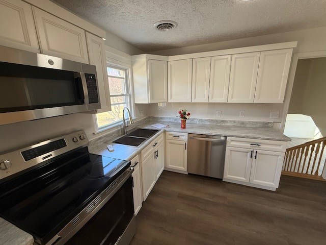 108 Ernie Pyle St Property Photo 11
