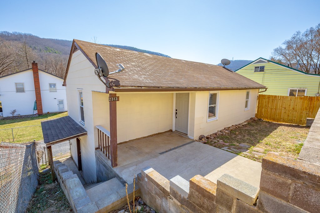 2313 Grafton St Property Photo 58
